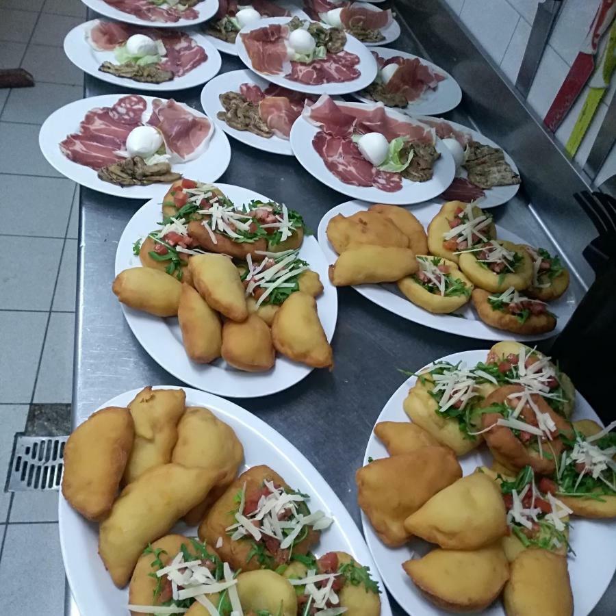 Hotel La Congiura Dei Baroni Teggiano Kültér fotó